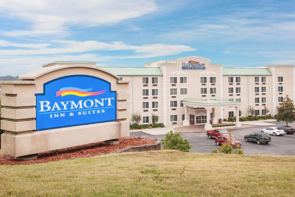 Baymont on the lake by Wyndham Hot Springs